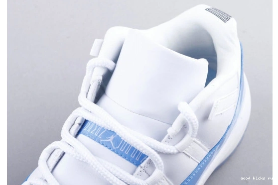 11 528896-106 Blue  Retro University Jordan Low 528896-106 0215